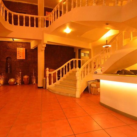 The Pavillion Hotel Kolhapur Buitenkant foto