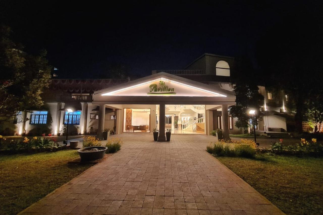 The Pavillion Hotel Kolhapur Buitenkant foto