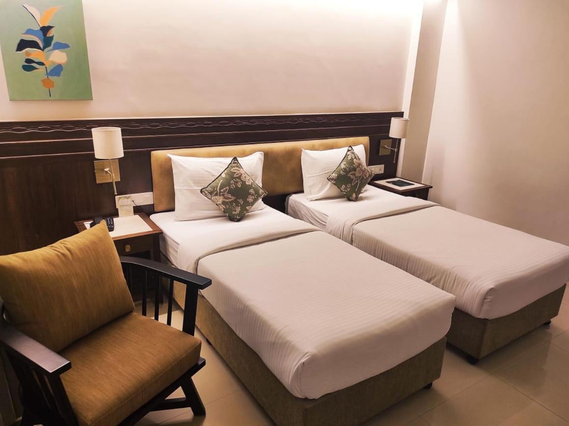 The Pavillion Hotel Kolhapur Buitenkant foto