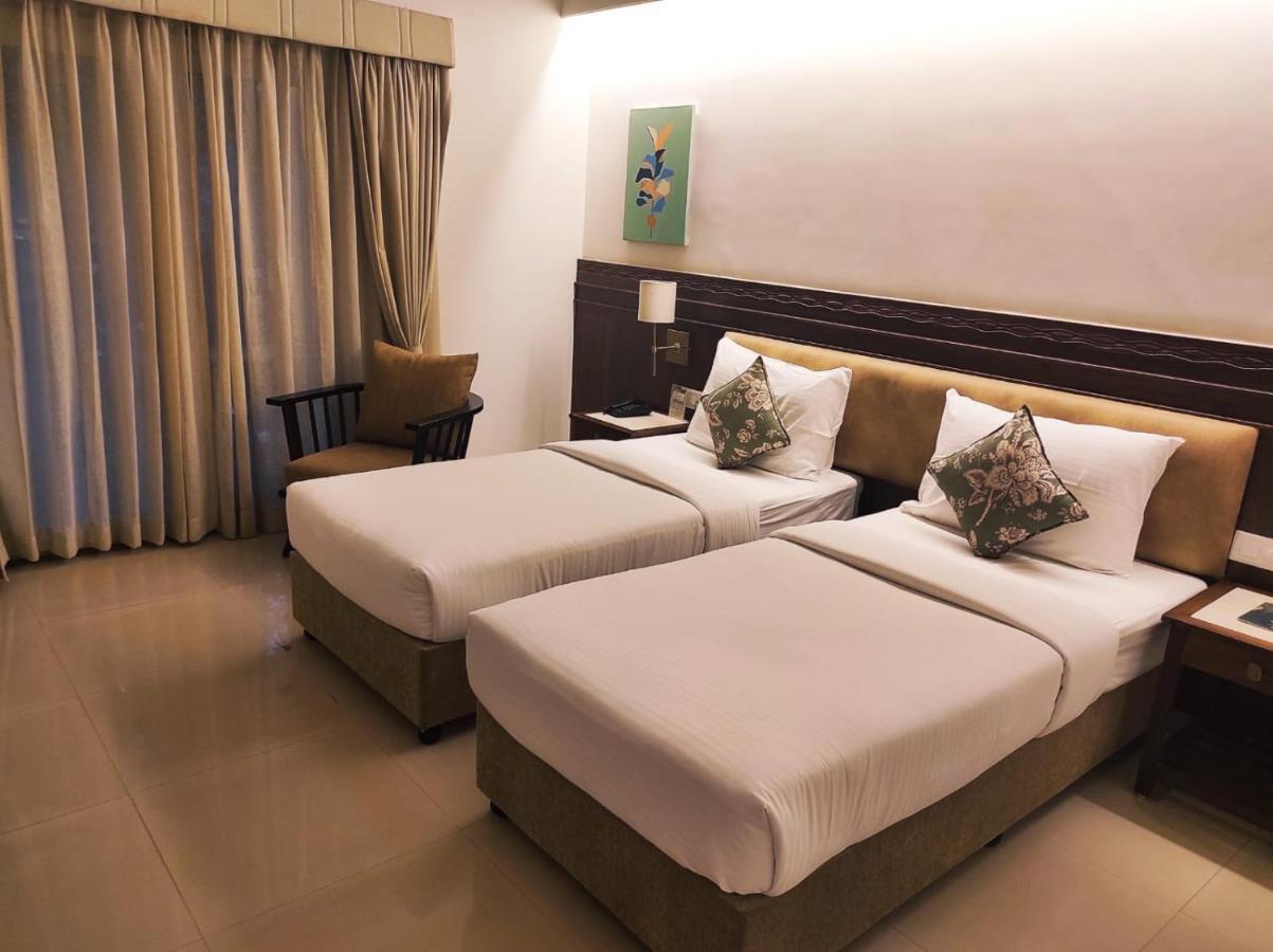The Pavillion Hotel Kolhapur Buitenkant foto