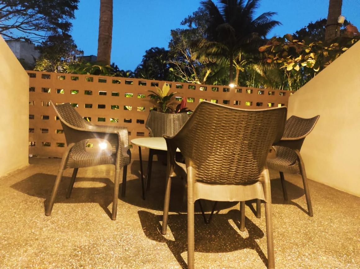 The Pavillion Hotel Kolhapur Buitenkant foto