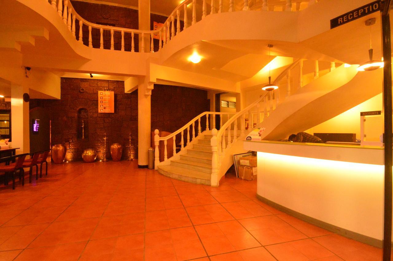 The Pavillion Hotel Kolhapur Buitenkant foto