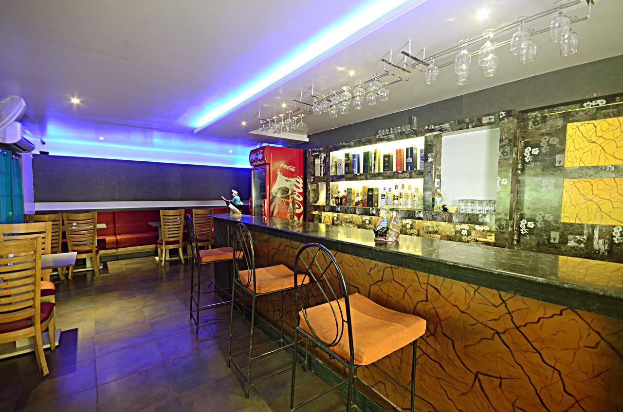 The Pavillion Hotel Kolhapur Buitenkant foto