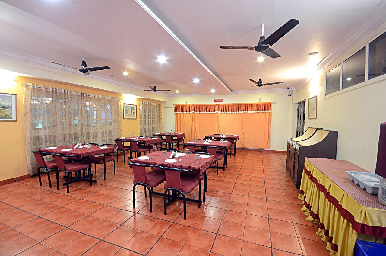 The Pavillion Hotel Kolhapur Buitenkant foto